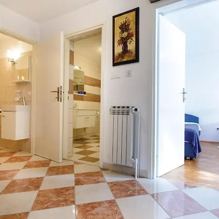 Apartament 38